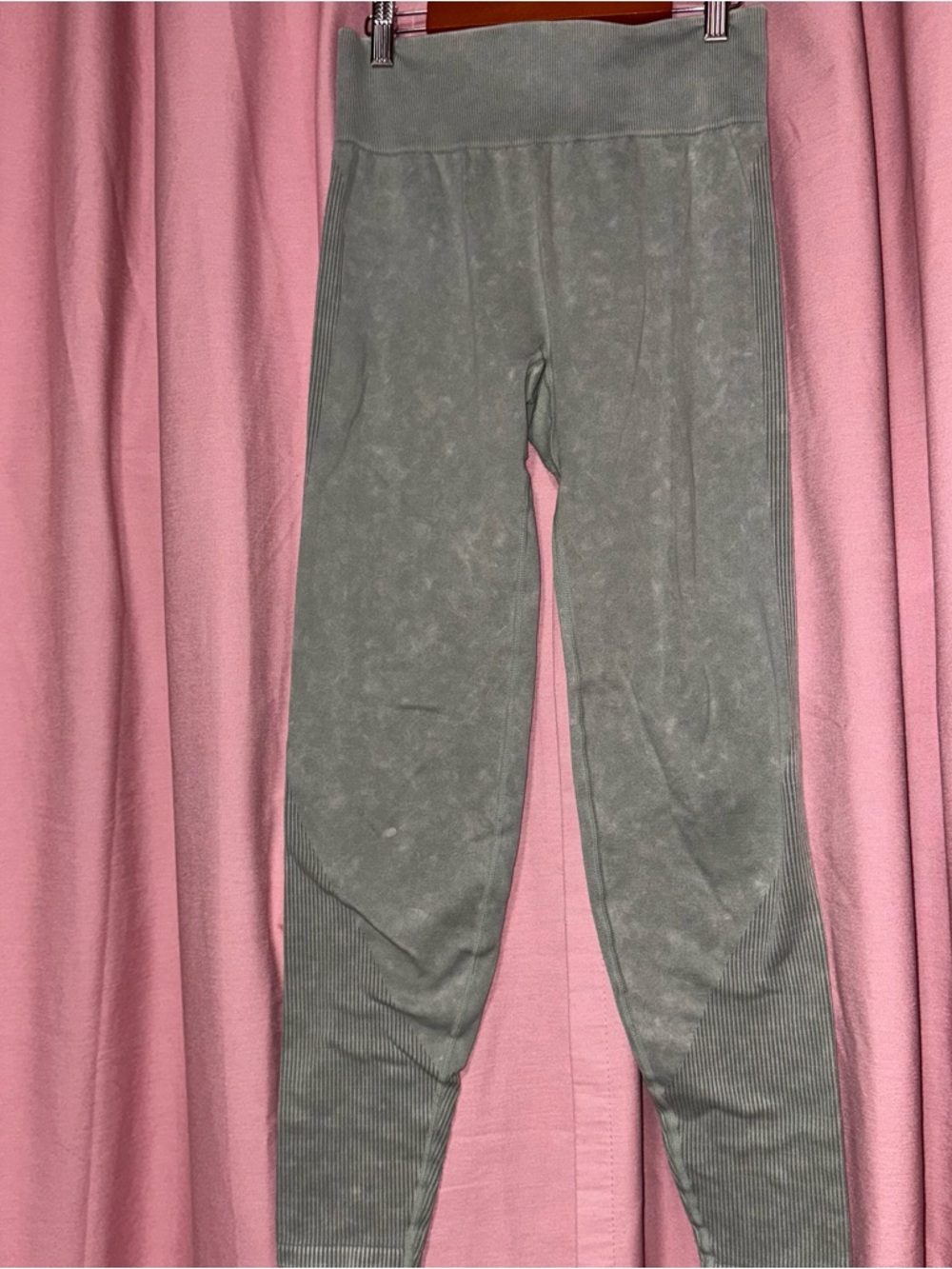 PINK Victoria's Secret Seamless Leggings in Sage Green